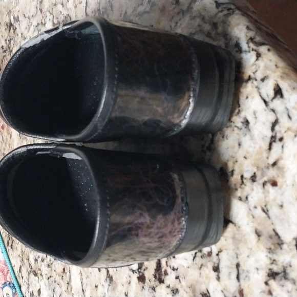Dansko clog. Iridescent color. - Picture 4 of 7